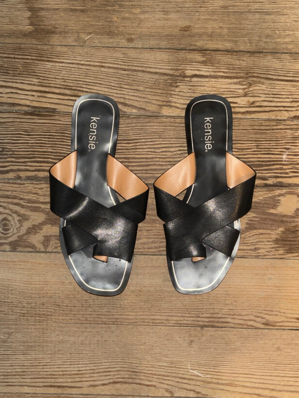Kensie Black Crisscross Slide Sandals with Tan Insole